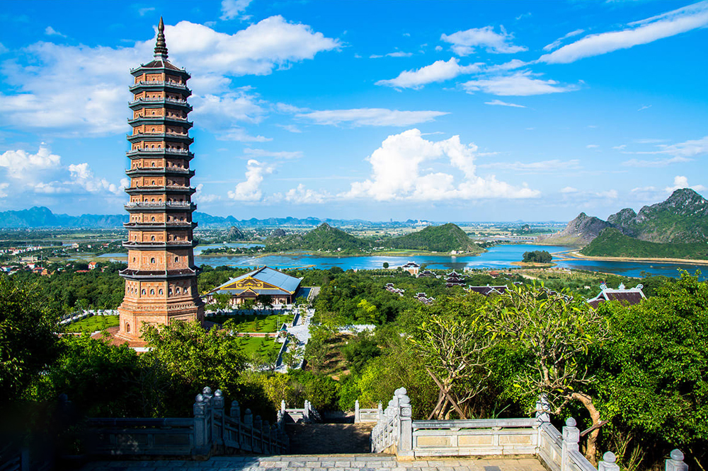 FULL DAY NINH BINH to visit TRANG AN – BAI DINH PAGODA – MUA CAVE