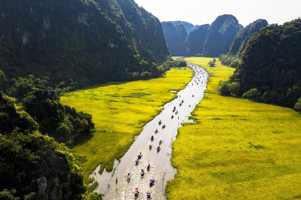 FULL DAY NINH BINH to visit HOA LU CITADEL & TAM COC